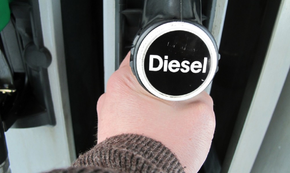 BREAKING NEWS // Benzina a ajuns la 22 de lei pentru un litru. Motorina nu rămâne în urmă